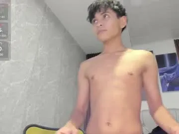 benjamin613999 – webcam model profile photo Image 2