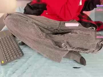 benjamin613999 – webcam model profile photo Image 5