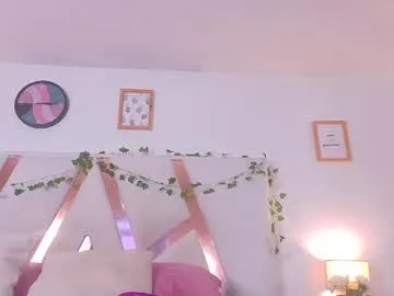 roouse – webcam model profile photo Image 3