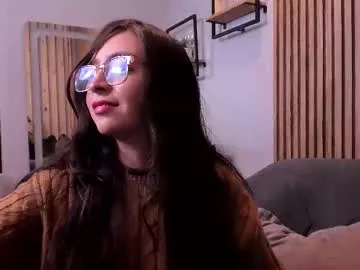 Charlotte-glasses – webcam model profile photo Image 13