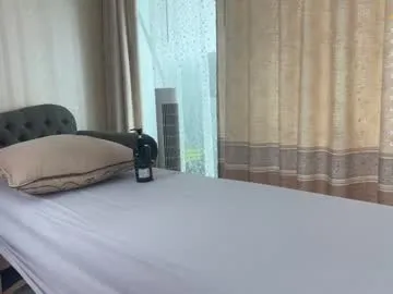 millemimi – webcam model profile photo Image 11