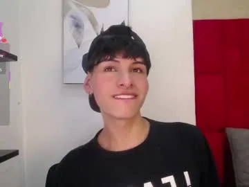 millemimi – webcam model profile photo Image 3