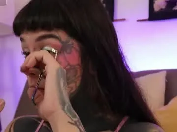 alana15 – webcam model profile photo Image 8