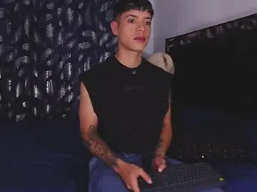 Youlalia – webcam model profile photo Image 3