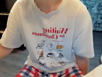 _Abril-Office1 – webcam model profile photo Image 4