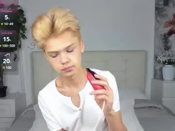 mon1_day – webcam model profile photo Image 4