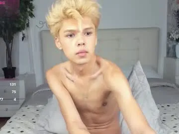 mon1_day – webcam model profile photo Image 5