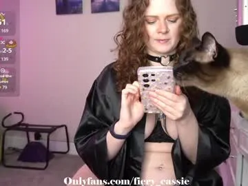 scarlethroa – webcam model profile photo Image 6