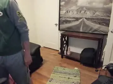 TOP_po – webcam model profile photo Image 7