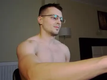 motodub – webcam model profile photo Image 10