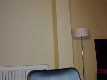 motodub – webcam model profile photo Image 13