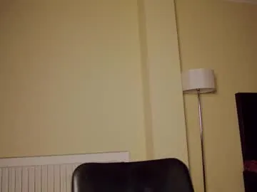 motodub – webcam model profile photo Image 9