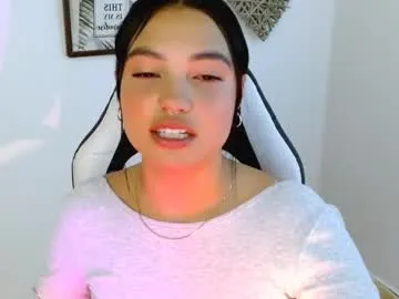 pantyless – webcam model profile photo Image 4