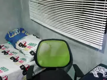 IORio2 – webcam model profile photo Image 18