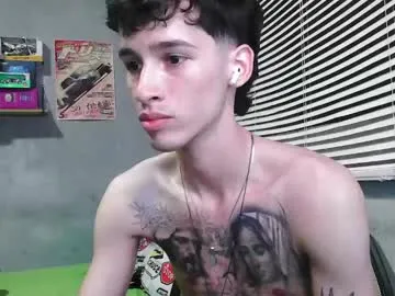 IORio2 – webcam model profile photo Image 3