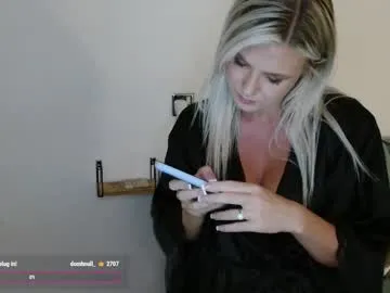 Alliina-leee – webcam model profile photo Image 3