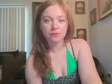 holly_bourbon – webcam model profile photo Image 4