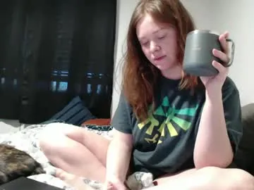 holly_bourbon – webcam model profile photo Image 5