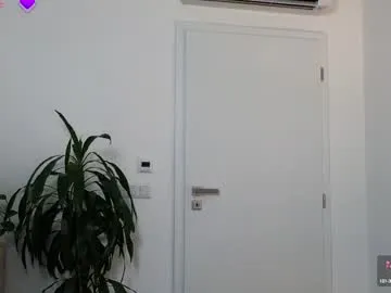 avroraromance – webcam model profile photo Image 14