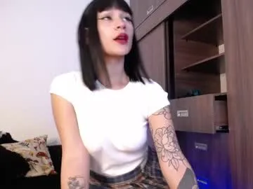 camicute_ – webcam model profile photo Image 11