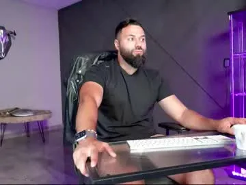 VIKITOMMY – webcam model profile photo Image 6