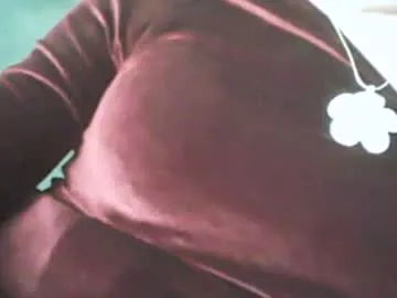 mmelicious – webcam model profile photo Image 2