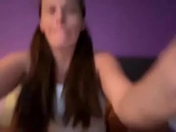 TOP_po – webcam model profile photo Image 15