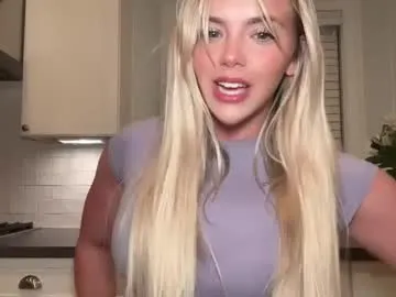 IORio2 – webcam model profile photo Image 4