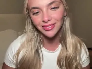 IORio2 – webcam model profile photo Image 7