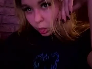 lucretiaburnaugh – webcam model profile photo Image 5