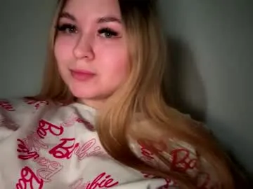 lucretiaburnaugh – webcam model profile photo Image 8