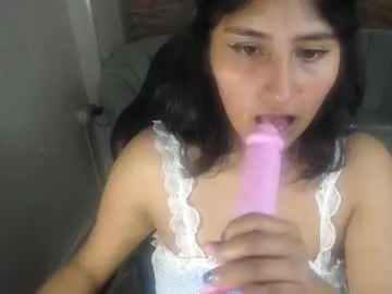 Linnea – webcam model profile photo Image 12