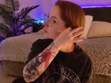 Linnea – webcam model profile photo Image 15