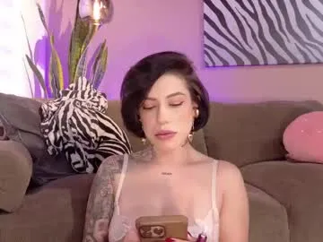 debratower – webcam model profile photo Image 13