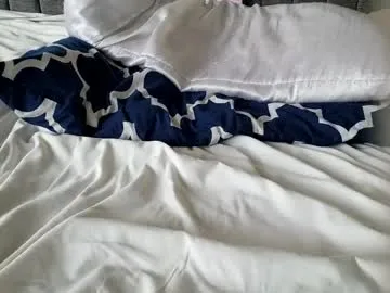 millemimi – webcam model profile photo Image 4