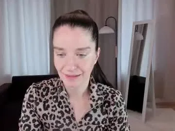 sigmasian – webcam model profile photo Image 14