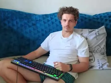 vladislav13mayeer – webcam model profile photo Image 12