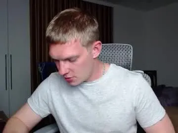 -VikkiL0vesCheese- – webcam model profile photo Image 17