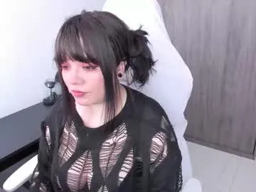 TOP_po – webcam model profile photo Image 11