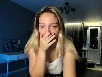 oops_my_english – webcam model profile photo Image 2