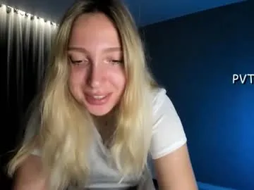 oops_my_english – webcam model profile photo Image 3