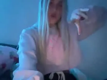 molochnaya000 – webcam model profile photo Image 6