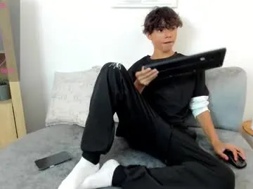 kinksubbydubby – webcam model profile photo Image 6