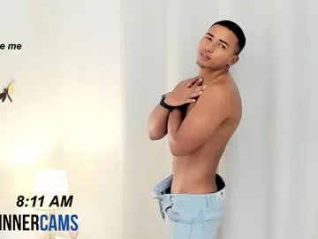 LinaTwins – webcam model profile photo Image 3