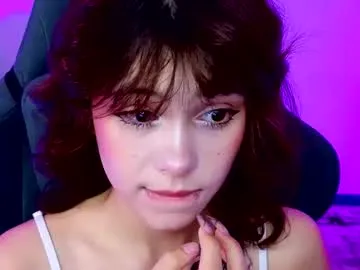 Youlalia – webcam model profile photo Image 5