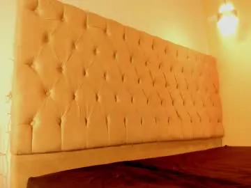 hotblosson – webcam model profile photo