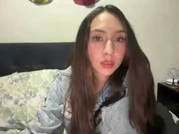 lucretiaburnaugh – webcam model profile photo Image 3