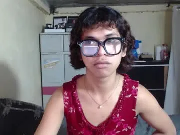 LovelyMiu – webcam model profile photo Image 2