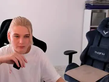 shy_suchka – webcam model profile photo Image 10