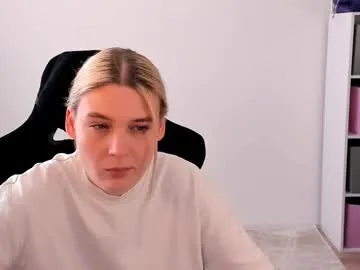 shy_suchka – webcam model profile photo Image 6